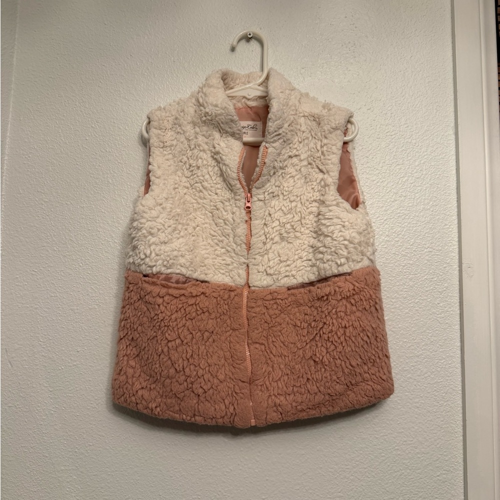 Sovereign Code Kids Sherpa Vest - Cream and Pink